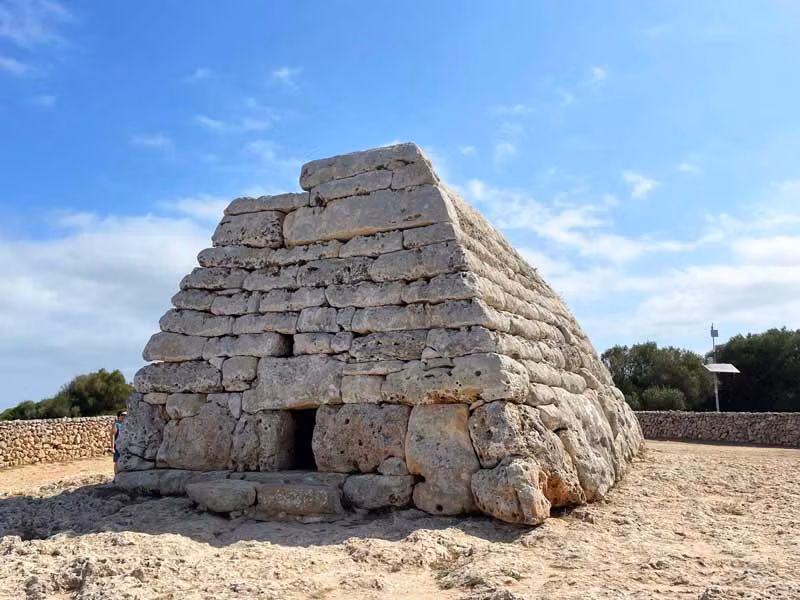 La Naveta de Tudons.