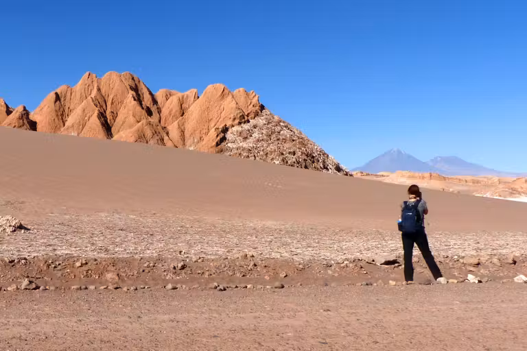 Viajera sola en el Desierto de Atacama.