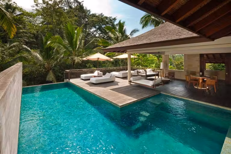 Piscina de una de las villas de dos dormitorios en el COMO Shambhala Estate