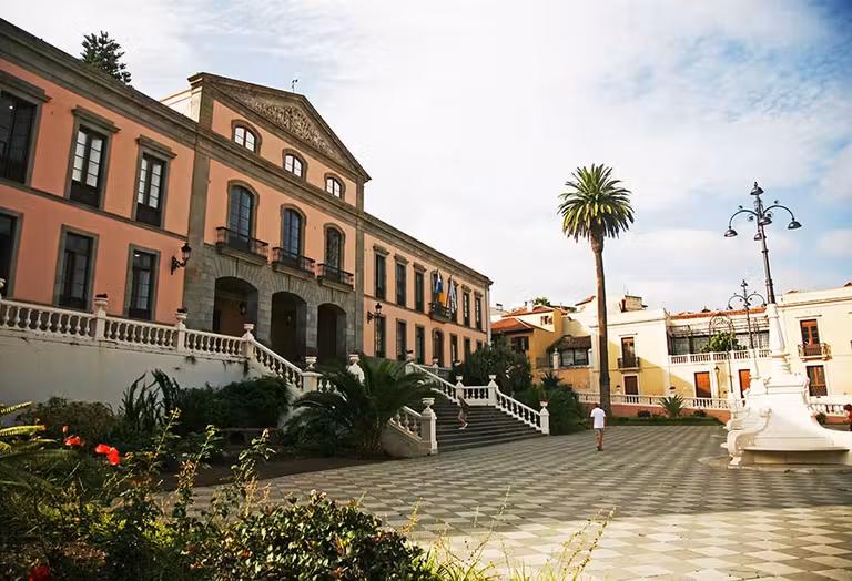 plaza ayuntamiento, la orotava, viaje mujeres