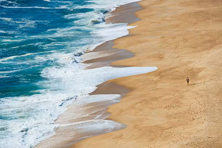 Praia do Norte en Nazaré (Portugal).