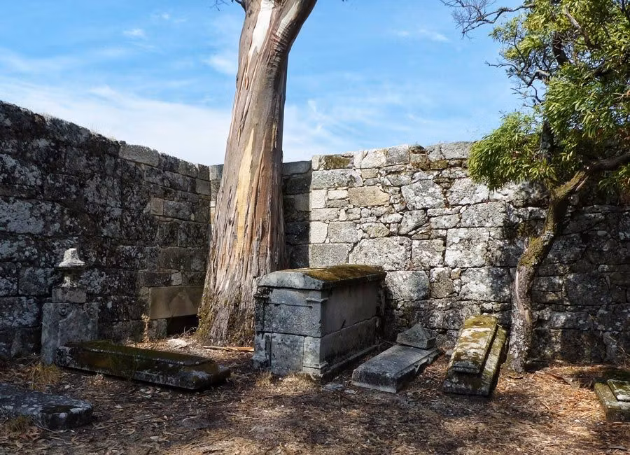 Cementerio del lazareto de San Simón.