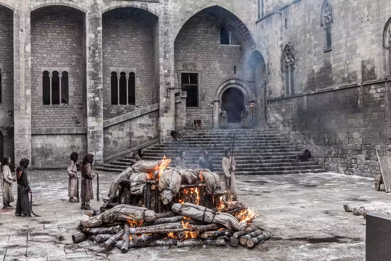 Plaza del Rey (Barcelona), localización de la catedral del mar