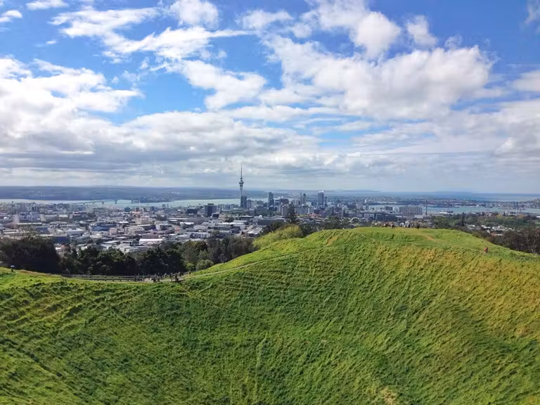 vuelta al mundo, escalas en grandes ciudades, viaje con amigas, escapada romántica