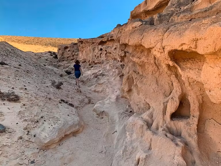 barranco de los enamorados planes en fuerteventura con amigas
