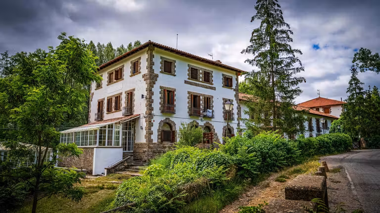 Hotel balneario de Manzanera, en la provincia de Teruel (Aragón).