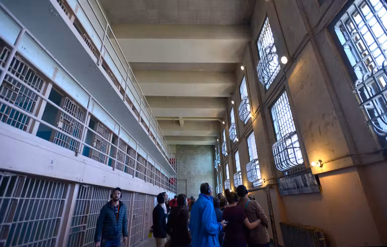 En la prisión de Alcatraz se ‘alojaron’ célebres delincuentes americanos.