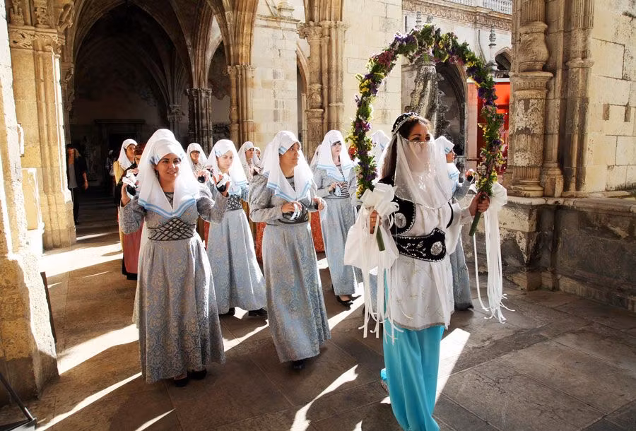 doncellas de la fiesta de las cantaderas de leon