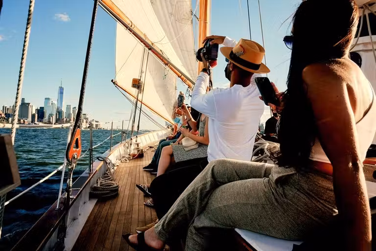 ferry classic harbor line planes en nueva york