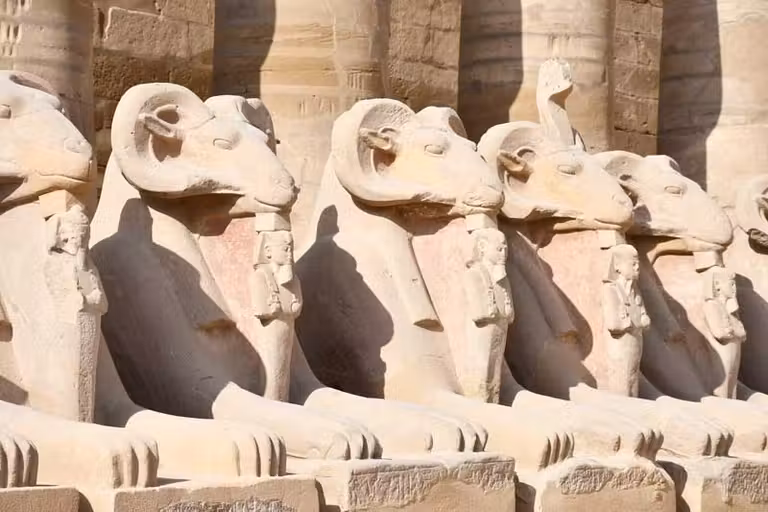 Esfinges en el Templo de Karnak, en Luxor.