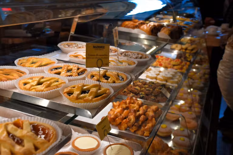 Dulces en el Caffè Gilli.