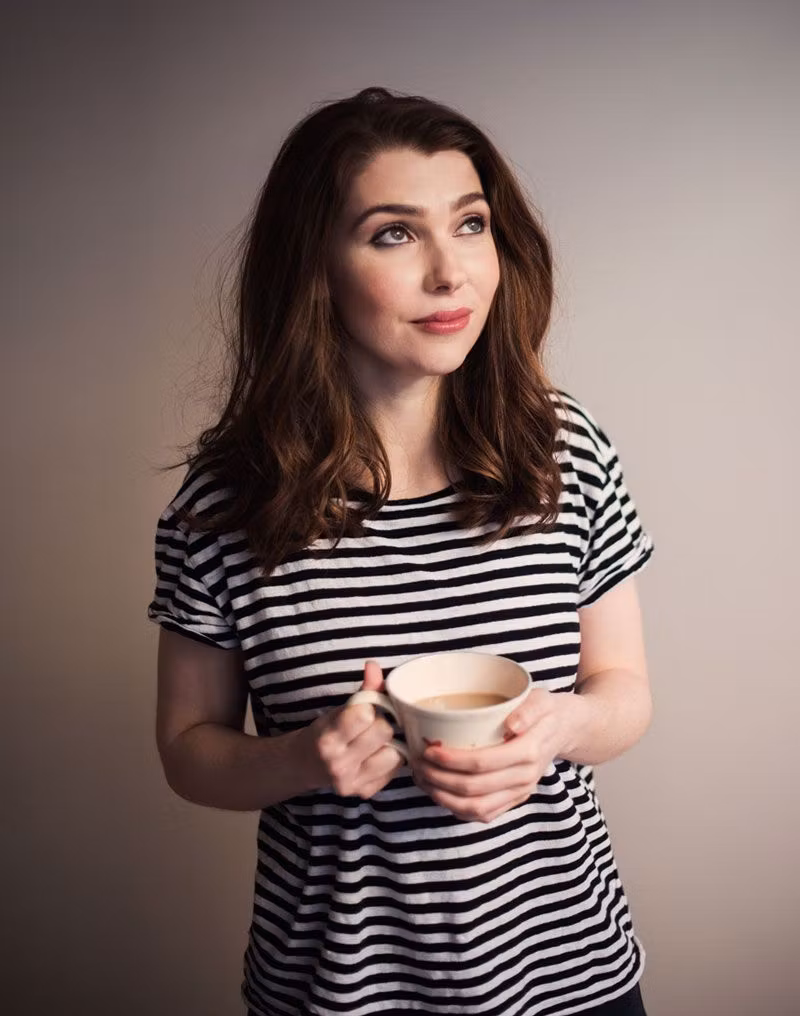 Milly Thomas, dramaturga dust