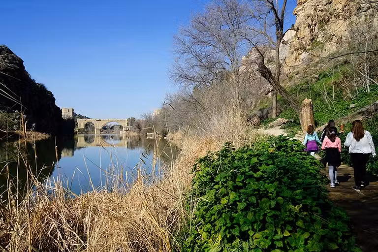 senda ecologica por el tajo alrededor de toledo