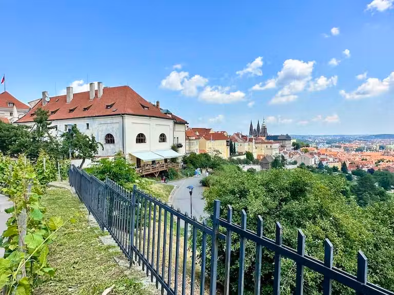 Vides en la colina del Castillo de Praga.