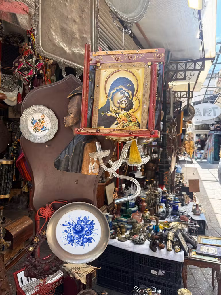 Antigüedades cerca de la plaza de Monastiraki.