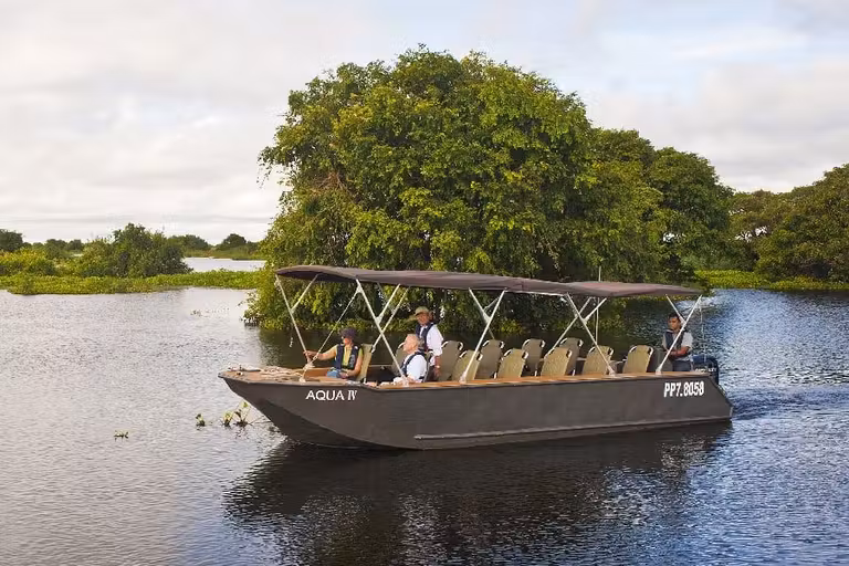 barca para excursiones por el Mekong