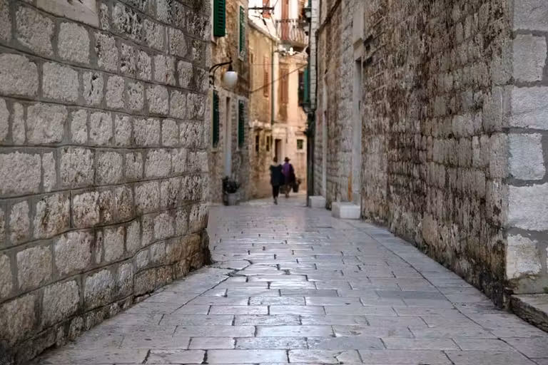 sibenik, viajes, viajar sola, viajeras