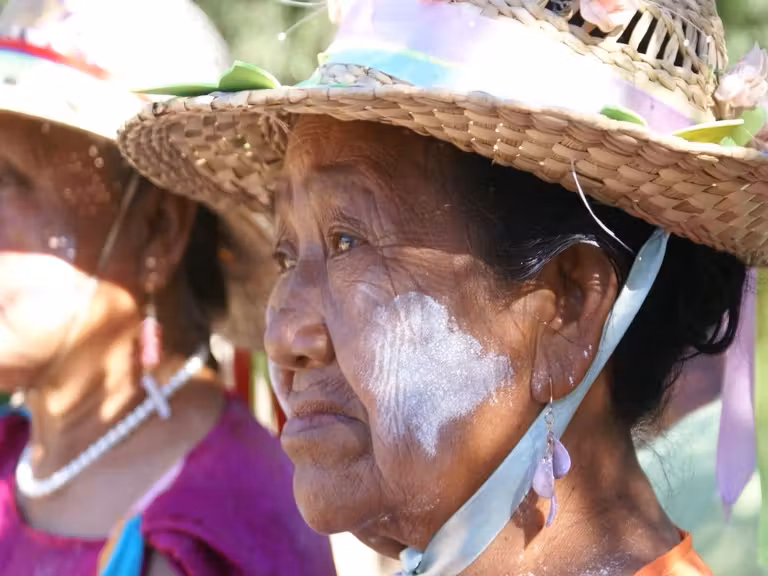 mujeres turismo paraguay guarani