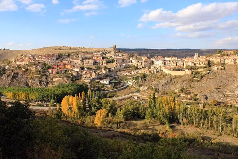Descubre 12 pueblos con encanto de Castilla y León que nunca defraudan