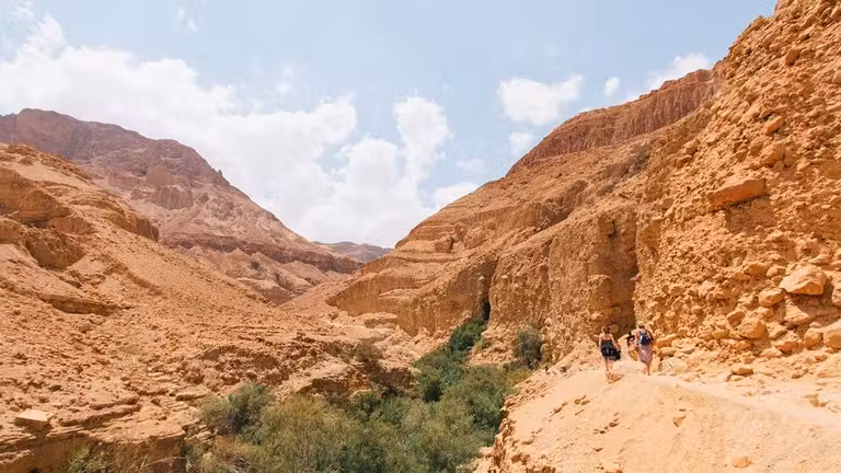 Por qué el desierto de Judea es la aventura con amigas que necesitas
