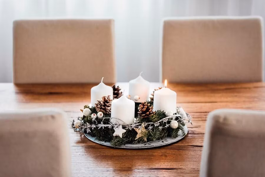 corona de adviento en navidad de republica checa