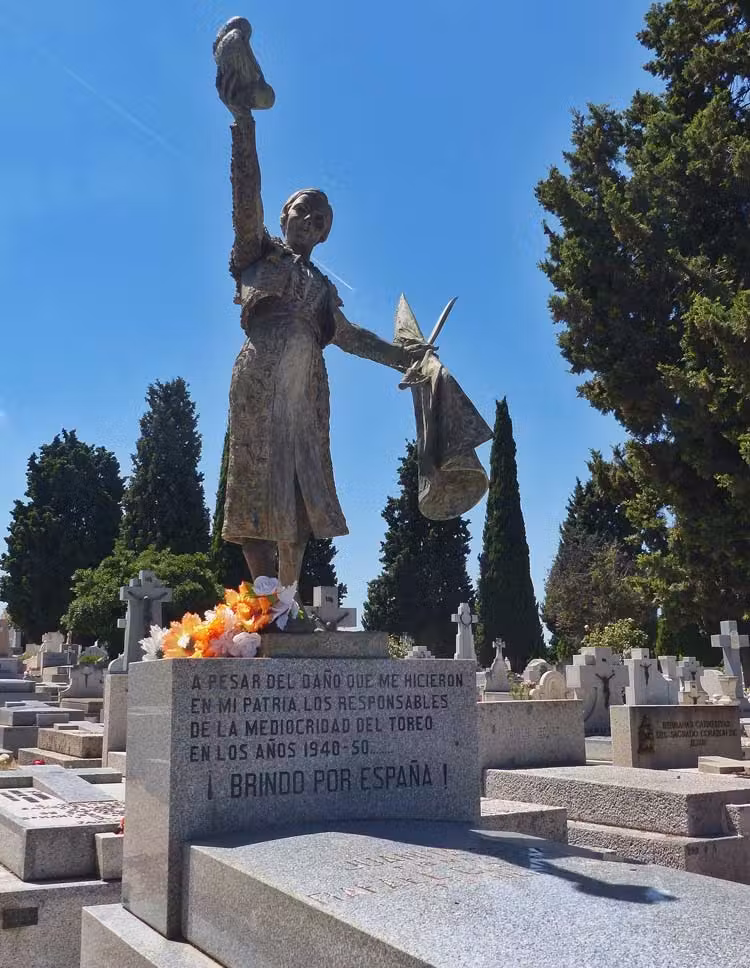 cementerio almudena, tumba torera