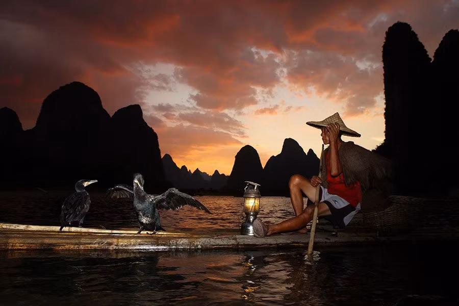 Pescando con cormoranes en el río Li (Xing Ping).