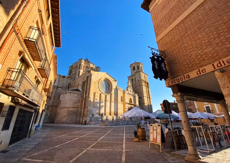 Calle y Colegiata de Toro.