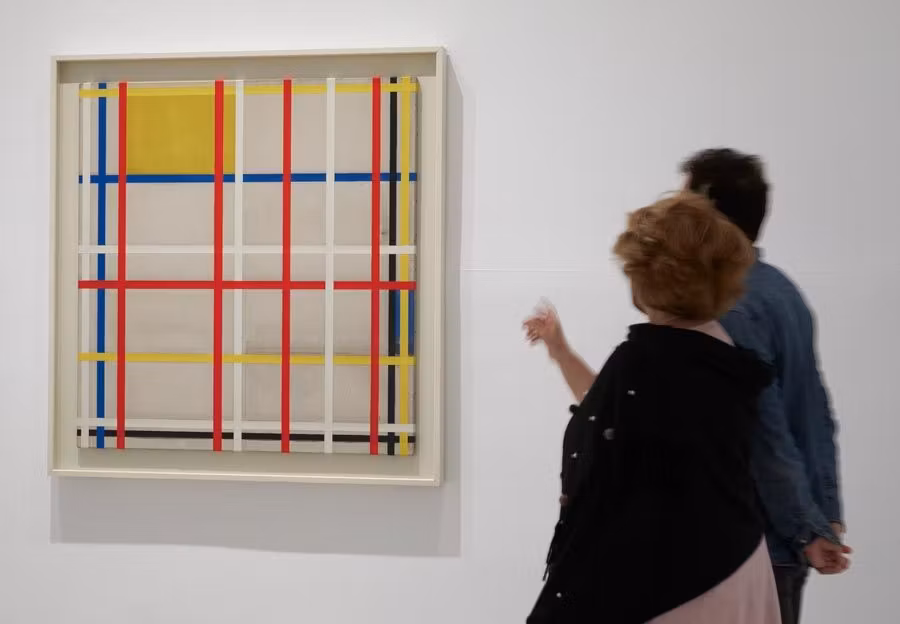Piet Mondrian y su “belleza universal” de la geometría conquistan el Museo Reina Sofía