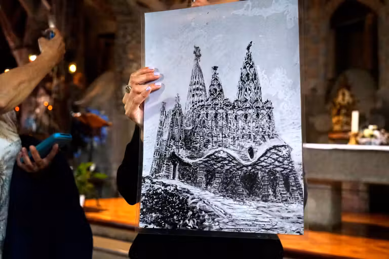 Proyecto de Gaudí para la iglesia de la Colonia Güell donde se aprecia su semejanza con la Sagrada Familia. © Yolanda Cardo