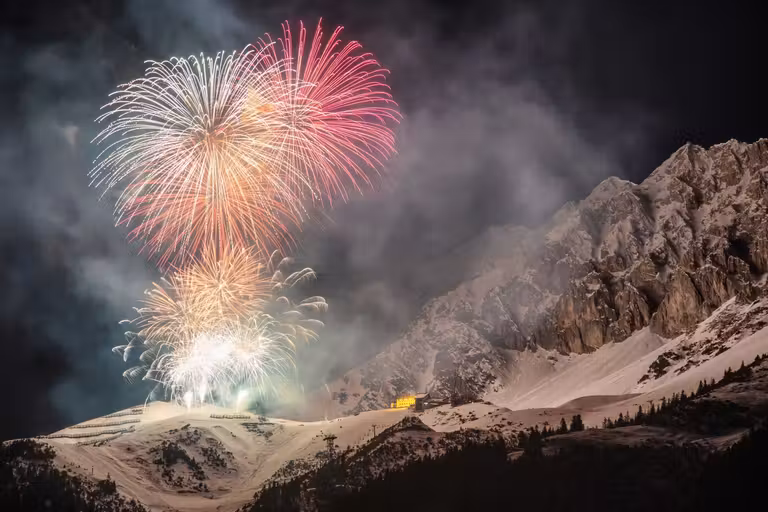Fuegos artificiales para celebrar el Año Nuevo. © Danijel Jovanovic / Innsbruck Tourismus