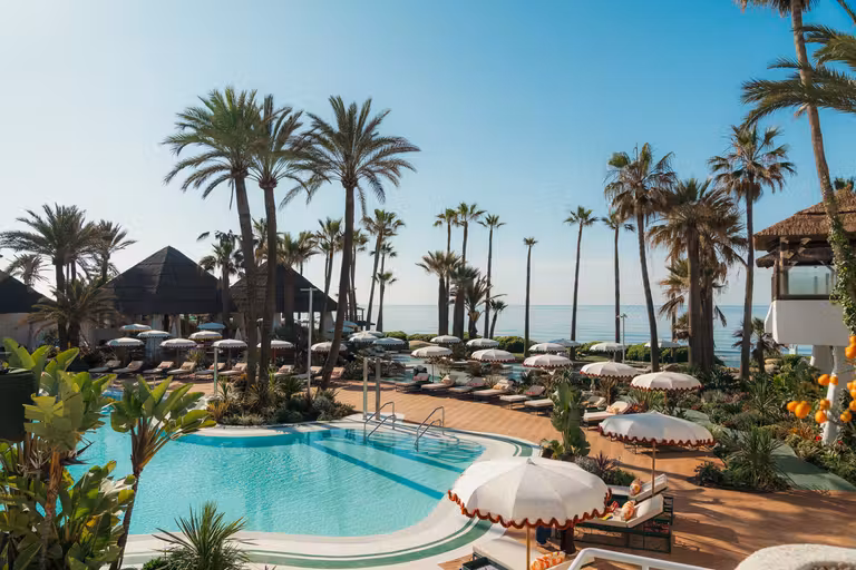 La piscina de Lucia Marbella es perfecta para relajarse.