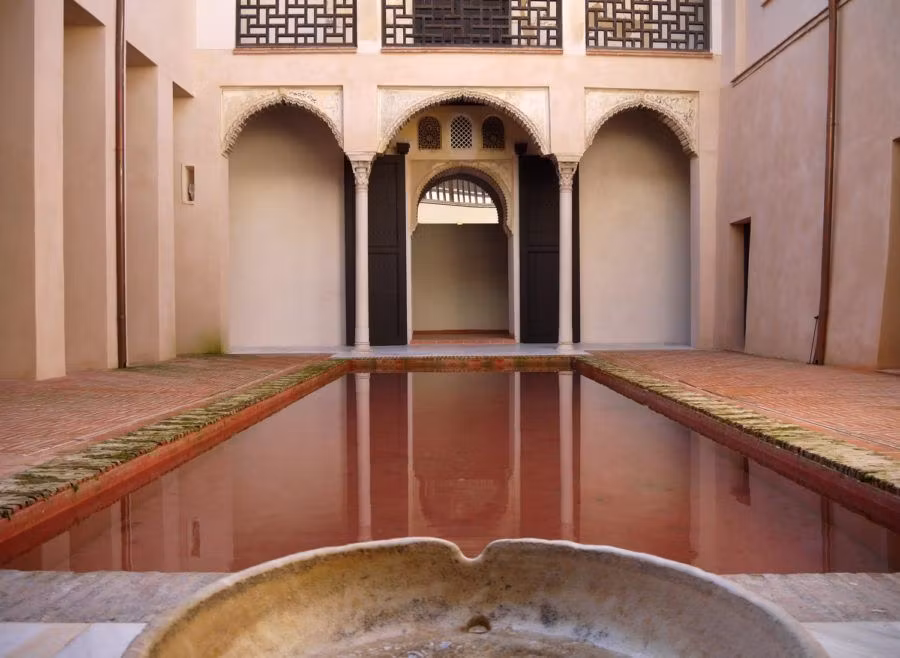 Patio de la Casa Zafra (Granada).