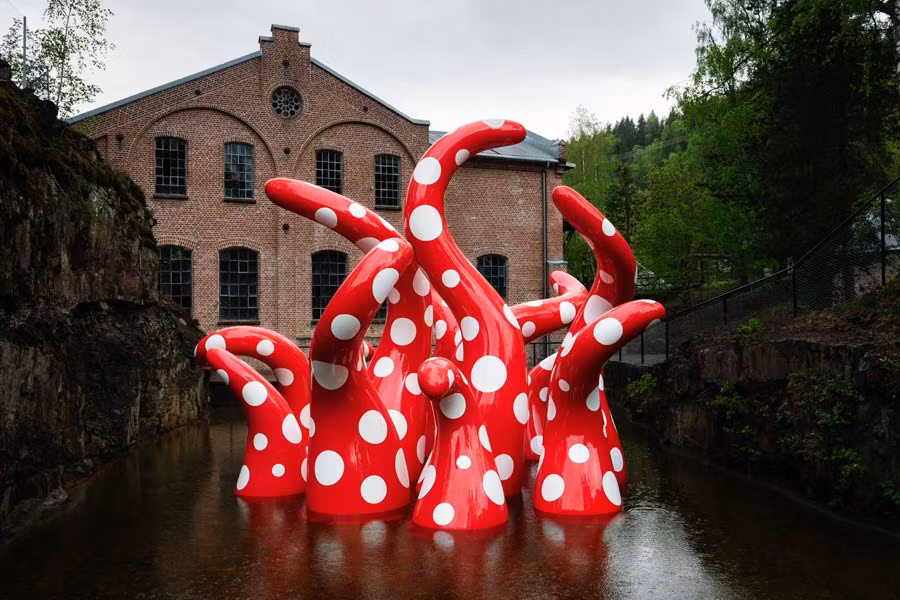 Escultura de Yayoi Kusama, Museo Kistefos