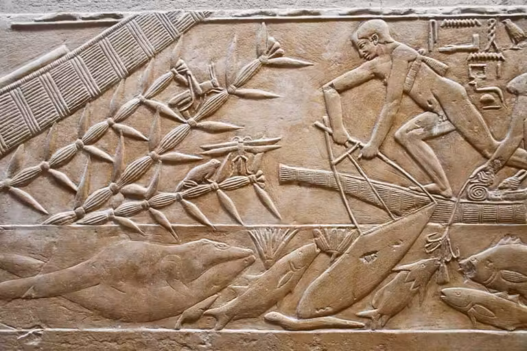 Relieves en la tuma de Kagmeni.