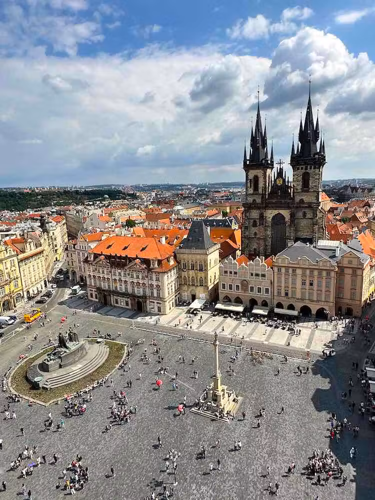 Panorámica de la plaza de la Ciudad Vieja desde la Torre del Reloj.