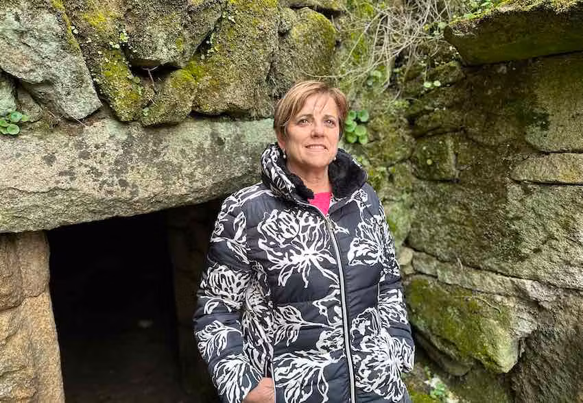 Olvido es propietaria de algunas bodegas y también ejerce de guía.