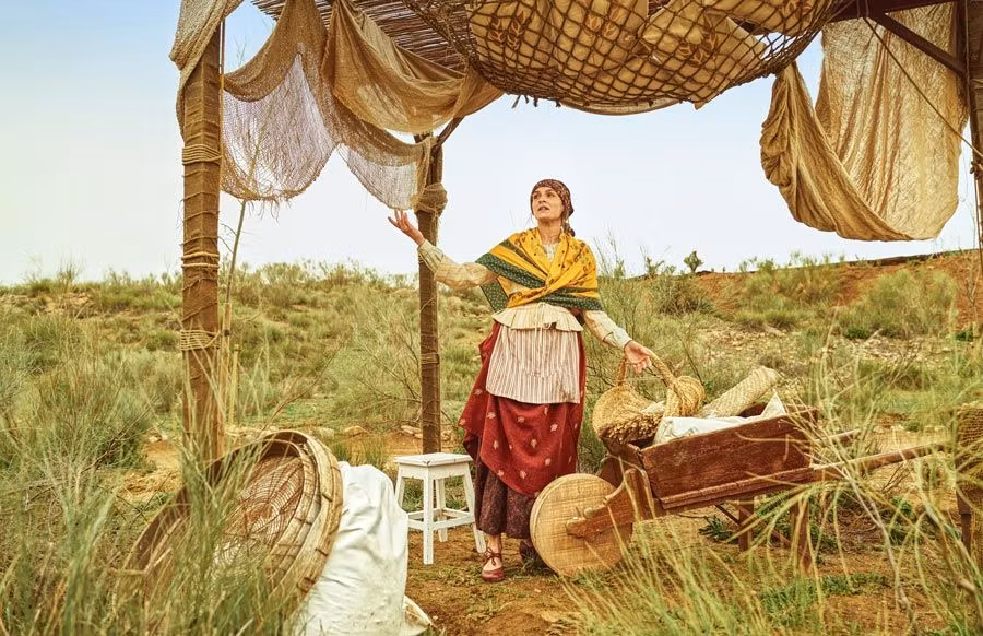 La joven María Prado en una escena de El vagar de los siglos