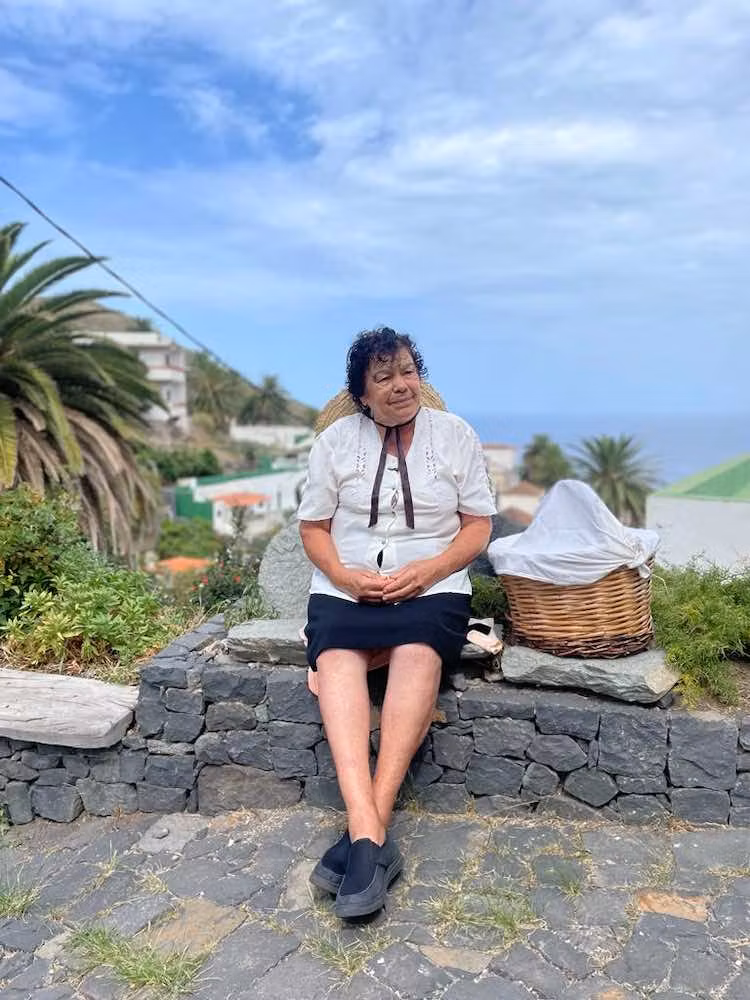 Carmen Gallardo, vecina de Taganana, una de las antiguas gangocheras entrevistadas en el documental “Caminos con nombre de mujer”