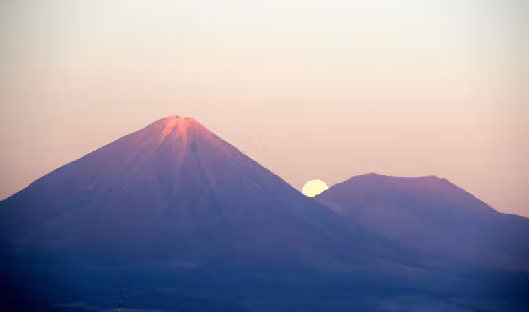 Volcán Licancabur, en el desierto de Atacama.