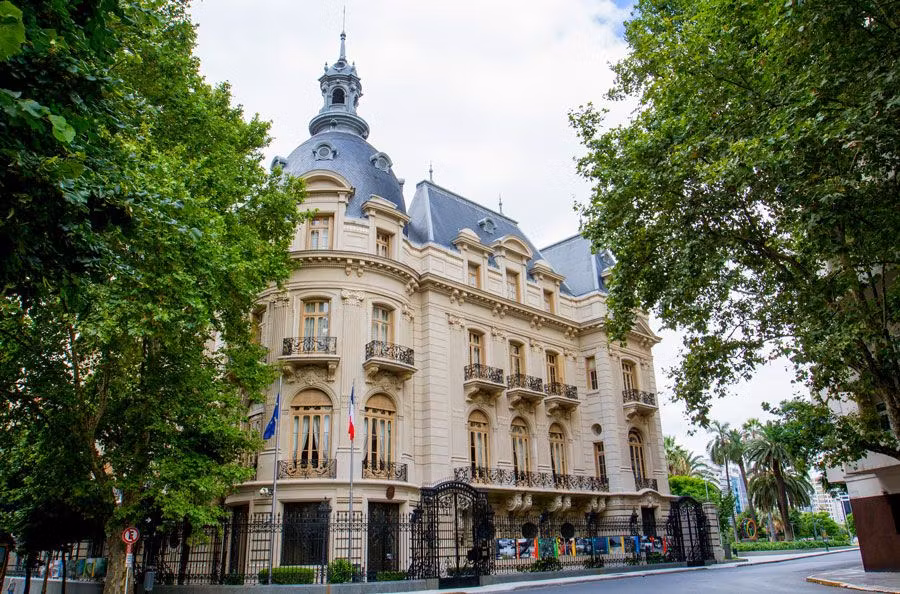 Palacio Ortiz Basualdo.