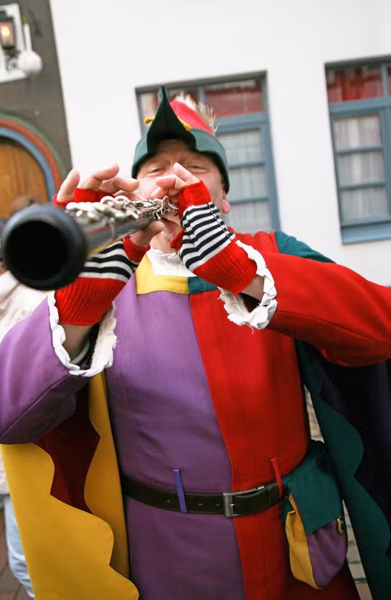 Michael Boyer hace las delicias de las familias encarnando al popular flautista. © Manena Munar