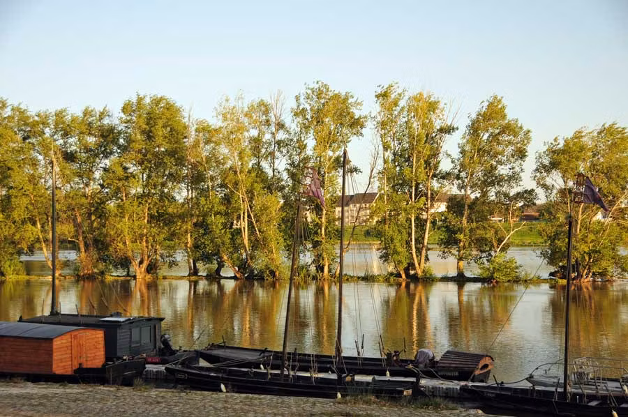 Río Loira a su paso por Orléans.