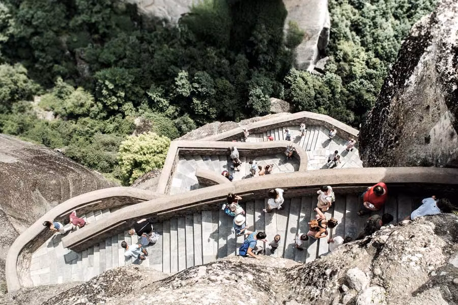 Subida a un templo de Meteora