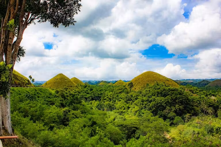 Chocolate Hills, una de las maravillas de la isla de Bohol.