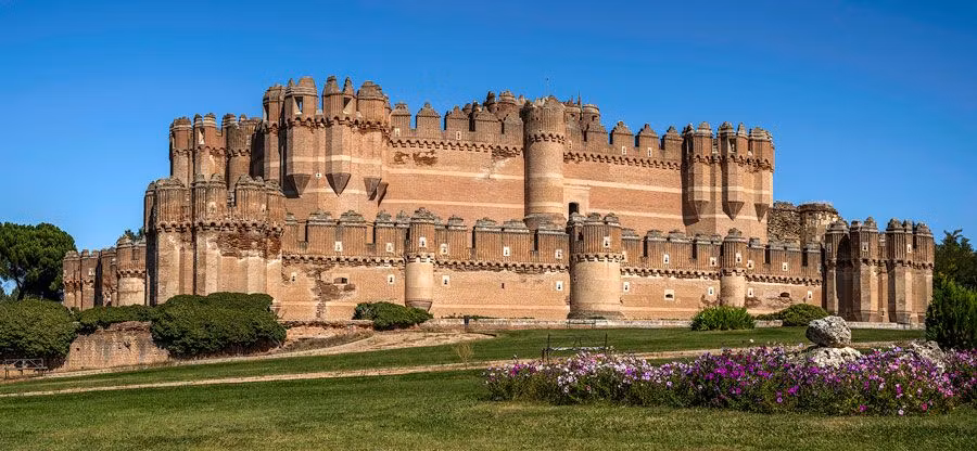castillo de coca lugares imprescindibles que ver en Segovia