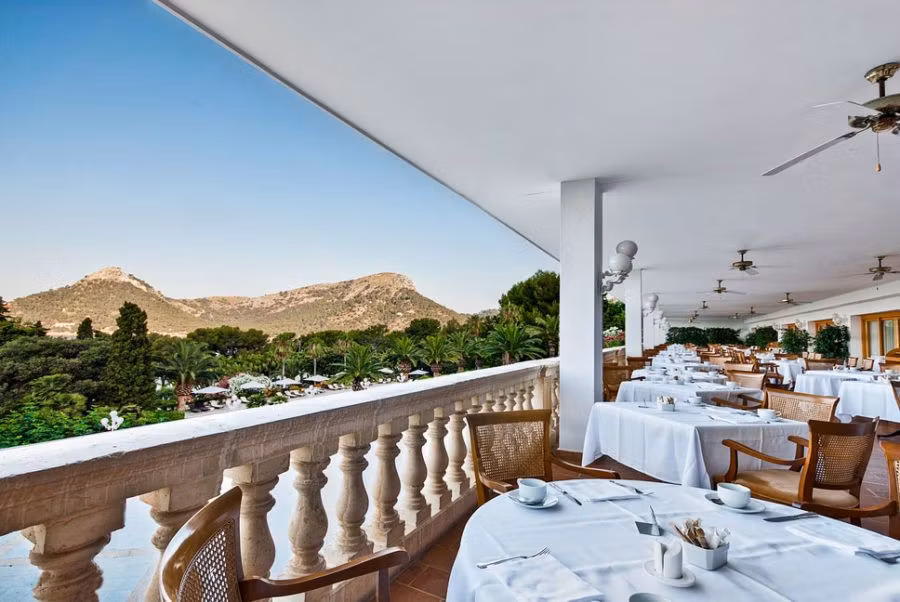 Terraza del restaurante El Colomer.