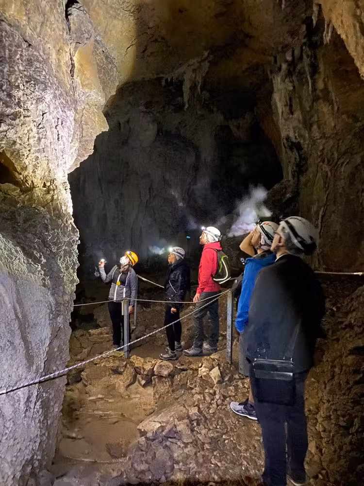 Interior de la cueva Palomera, en Ojo Guareña (Burgos).