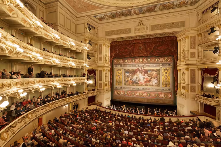 Sala de conciertos de Semperoper.