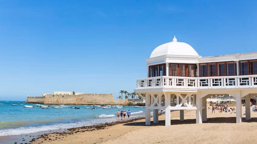 Playa de la Caleta, en Cádiz capital.